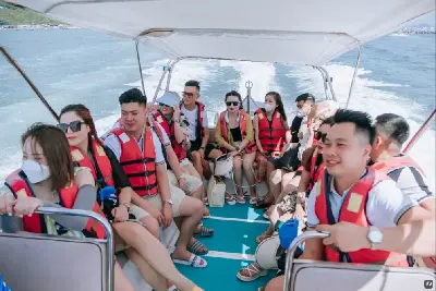 Cano Bus Vịnh Nha Trang kèm đón nội thành miễn phí