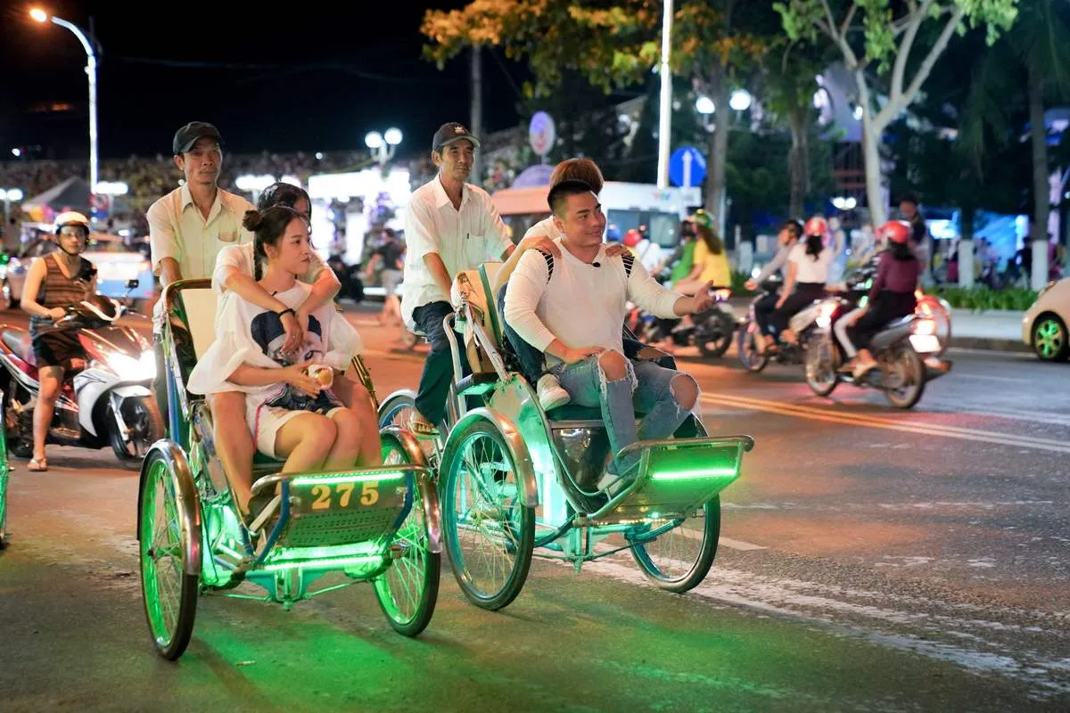 TOUR THAM QUAN THÀNH PHỐ BẰNG XE XÍCH LÔ NHA TRANG — Nha Trang