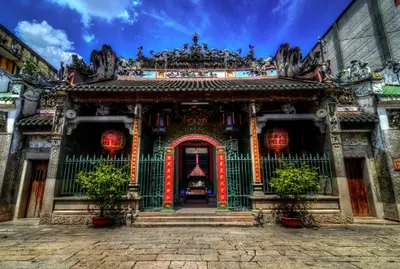 TOUR HỒ CHÍ MINH - DINH ĐỘC LẬP - MIẾU BÀ THIÊN HẬU - CHỢ LỚN - MỸ THO (ảnh 2)