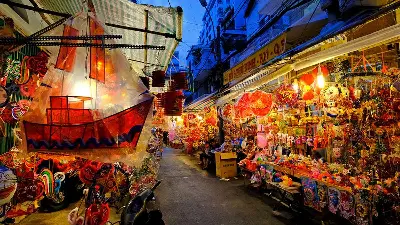 TOUR HỒ CHÍ MINH - DINH ĐỘC LẬP - MIẾU BÀ THIÊN HẬU - CHỢ LỚN - MỸ THO (ảnh 3)