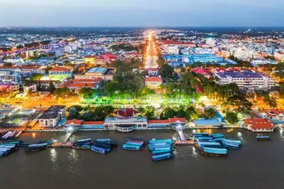 TOUR HỒ CHÍ MINH - DINH ĐỘC LẬP - MIẾU BÀ THIÊN HẬU - CHỢ LỚN - MỸ THO (ảnh 5)