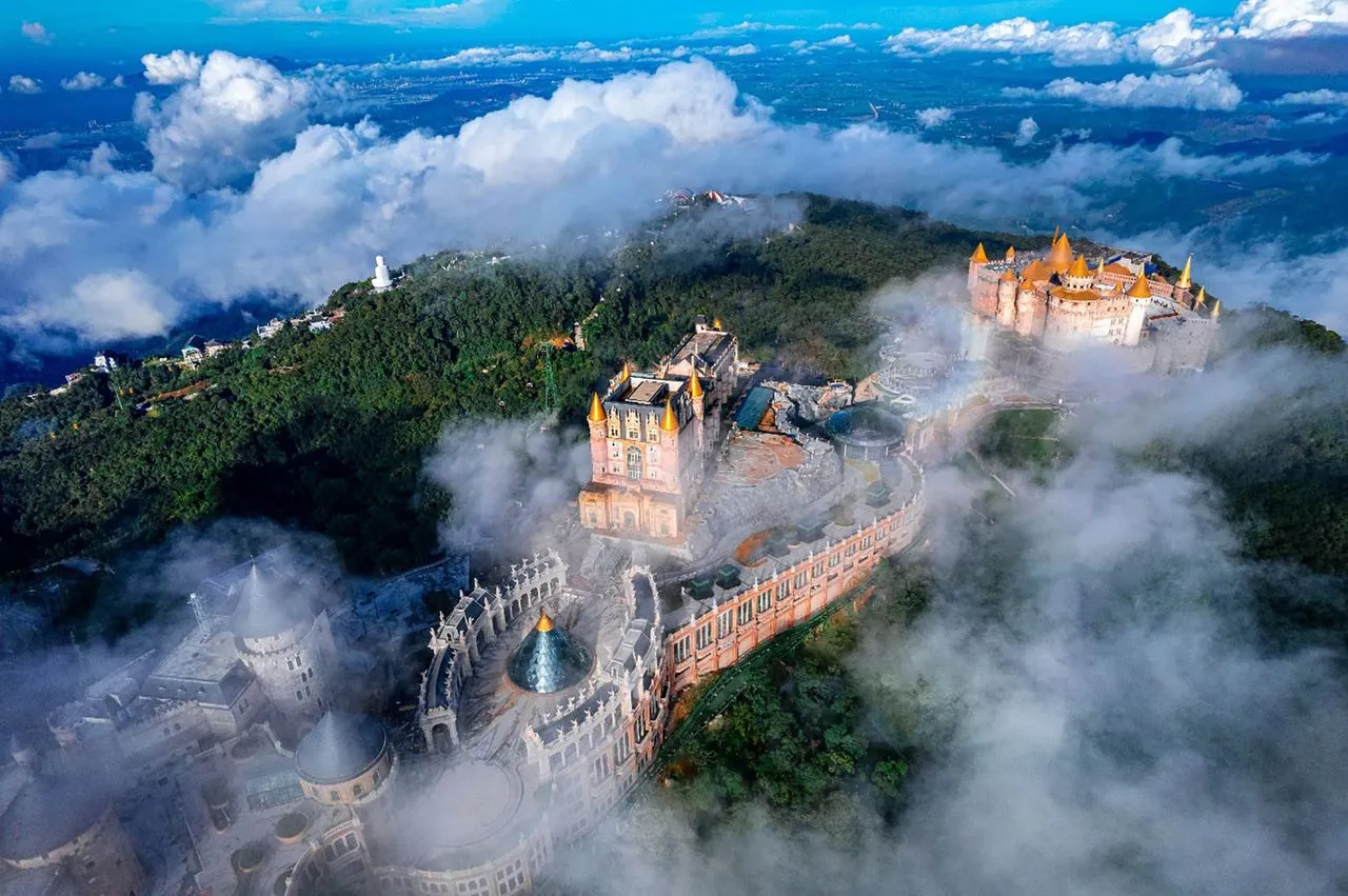 VI VU BÀ NÀ HILLS - KHÁM PHÁ CẦU VÀNG — Ba Na Hills