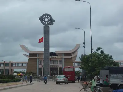 過木牌–巴域口岸經驗：通關、換錢與eSIM