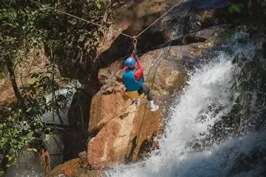 TOUR ĐÀ LẠT: PHIÊU LƯU CANYONING VIỆT NAM (ảnh 3)