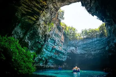 KHÁM PHÁ ĐỘNG PHONG NHA - ĐỘNG THIÊN ĐƯỜNG TRONG NGÀY (ảnh 2)