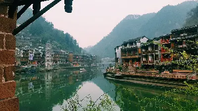 Tour Hà Nội - Trường Sa - Trương Gia Giới – Phượng Hoàng Cổ Trấn – Thất Tinh Sơn 5 ngày 4 đêm (ảnh 3)