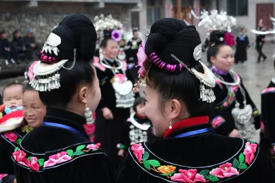 Tour Thanh Viễn - Quảng Châu: Làng Thiên Niên Kỷ Người Dao - Sông Ngầm Liên Châu 5 ngày 4 đêm (ảnh 2)