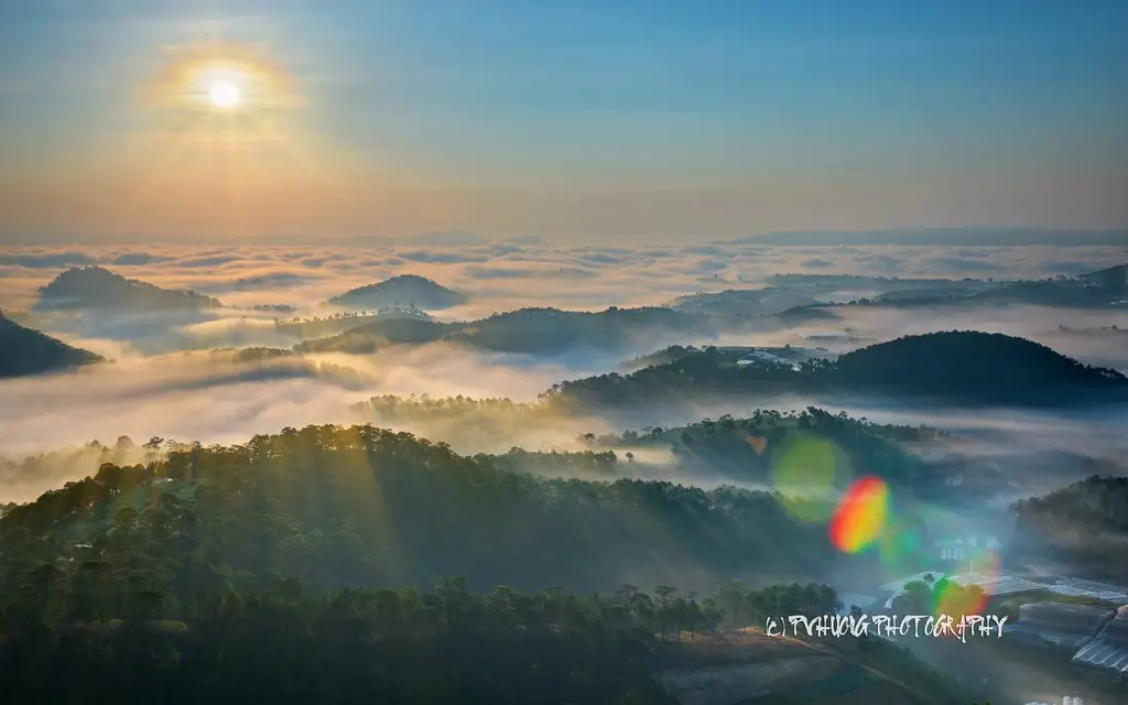 Tour Đà Lạt: Trekking ngắm bình minh núi Hòn Bồ & Săn mây — Đà Lạt — Lâm Đồng, Việt Nam