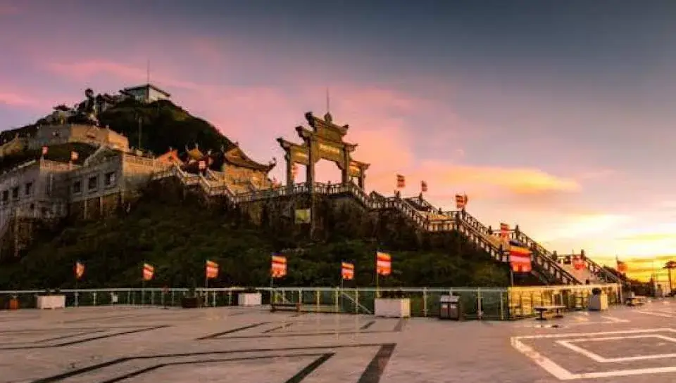 Vé cáp treo Sun World Fansipan Legend — Sapa