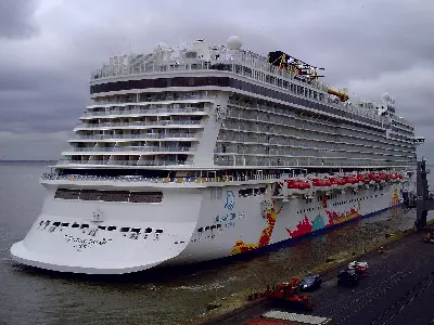TOUR DU THUYỀN 5 SAO GENTING DREAM: MALAYSIA – SINGAPORE 4 NGÀY 3 ĐÊM