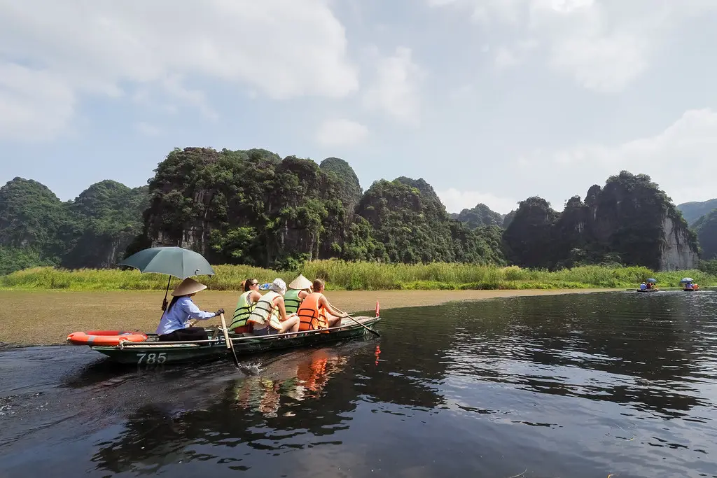 VIETNAM – CAMBODIA FAMILY TOUR: HÀ NỘI – NINH BÌNH – HẠ LONG – HỘI AN – SIEM REAP 15 DAYS 14 NIGHTS