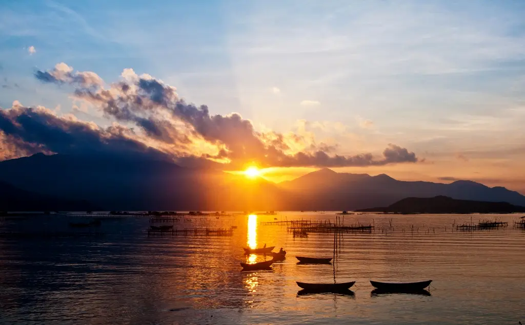 HOÀNG HÔN NHA PHU – ĐÊM TRÊN ĐẢO HOA LAN 2N1Đ — Khánh Hòa — Nha Trang, Việt Nam