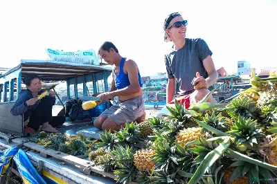 Tour Việt Nam 9 ngày: TP.HCM – Hà Nội – vịnh Hạ Long – Huế (ảnh 5)
