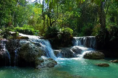 Tour Việt Nam – Lào 5 ngày: Viêng Chăn – Luang Prabang – thác Kuang Si (ảnh 2)