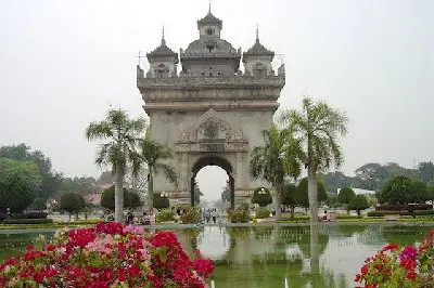 Tour Việt Nam – Lào 5 ngày: Viêng Chăn – Xieng Khuang – Luang Prabang (ảnh 3)
