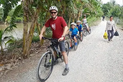 Tour trekking Việt Nam 2 ngày: TP.HCM – Vĩnh Long – Cái Bè – Bến Tre (xe đạp) (ảnh 3)
