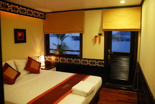 越南3天游船：Hạ Long湾 – Hà Nội – Caravella号 — vịnh Hạ Long