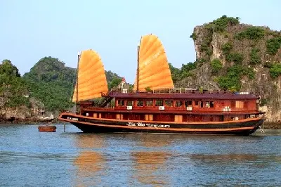 Du thuyền Việt Nam 2 ngày: vịnh Hạ Long (ảnh 2)