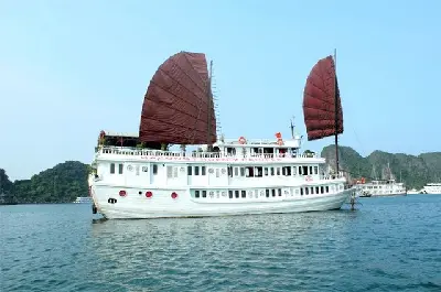Du thuyền Việt Nam 2–3 ngày: Hà Nội – vịnh Hạ Long – tàu Phoenix (ảnh 4)
