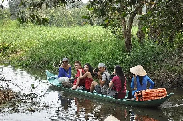 Tour Việt Nam 3 ngày: TP.HCM – Cái Bè – Châu Đốc