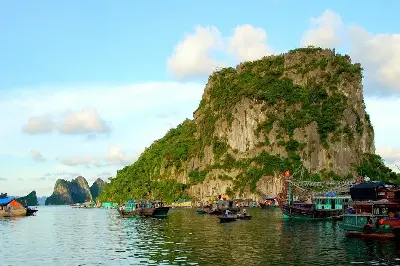 Tour Việt Nam 3 ngày: Hà Nội – vịnh Hạ Long – đảo Quan Lạn