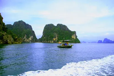 Tour Việt Nam 3 ngày: Hà Nội – vịnh Hạ Long – đảo Quan Lạn (ảnh 2)