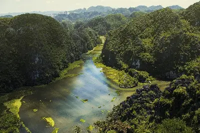 Tour Vietnam – Cambodia 15 days: Hà Nội – Ninh Bình – Hạ Long Bay – Huế (photo 5)