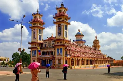 Tour Việt Nam 14 ngày: Hà Nội – TP.HCM – vịnh Hạ Long – Huế (ảnh 5)