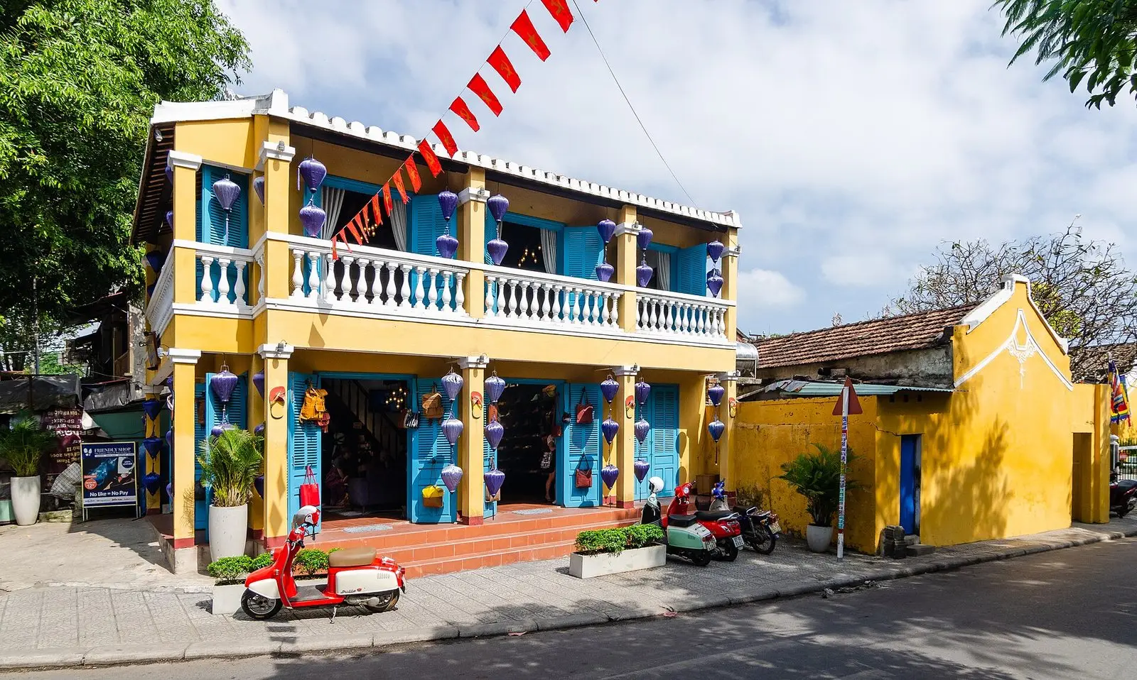 Tour Con đường Di sản 6 ngày: Đà Nẵng – Hội An – Huế – Quảng Bình