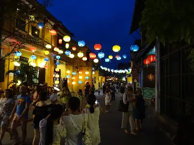 Trải nghiệm làm & vẽ đèn lồng Hội An