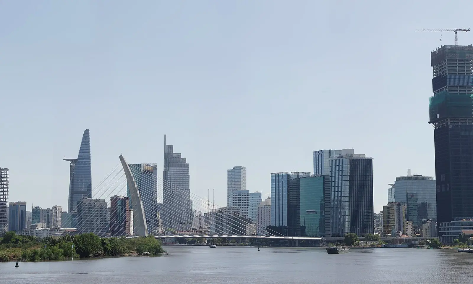 Tour Việt Nam 9 ngày: TP.HCM – Hà Nội – vịnh Hạ Long – Huế