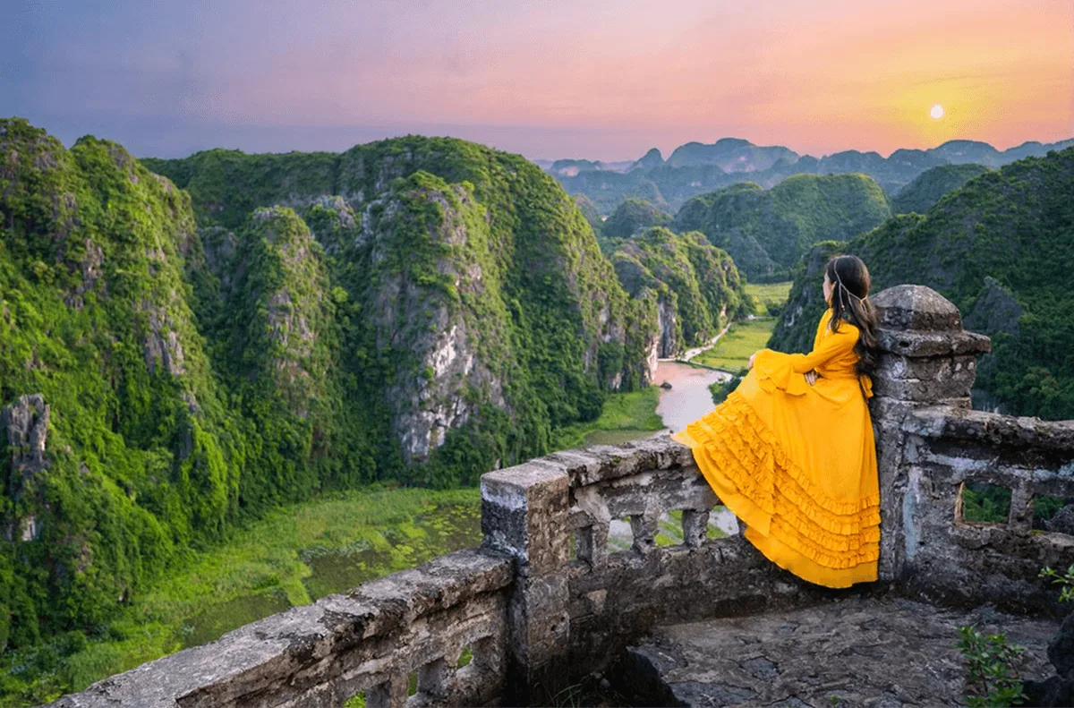 Vé tham quan Hang Múa – núi Ngoạ Long — Ninh Bình