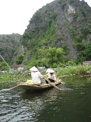 Vé thuyền Tam Cốc – sông Ngô Đồng (ảnh 2)