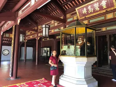 Tour Huế 1 Ngày Từ Đà Nẵng – Lăng Khải Định, Chùa Thiên Mụ & Đại Nội (ảnh 3)